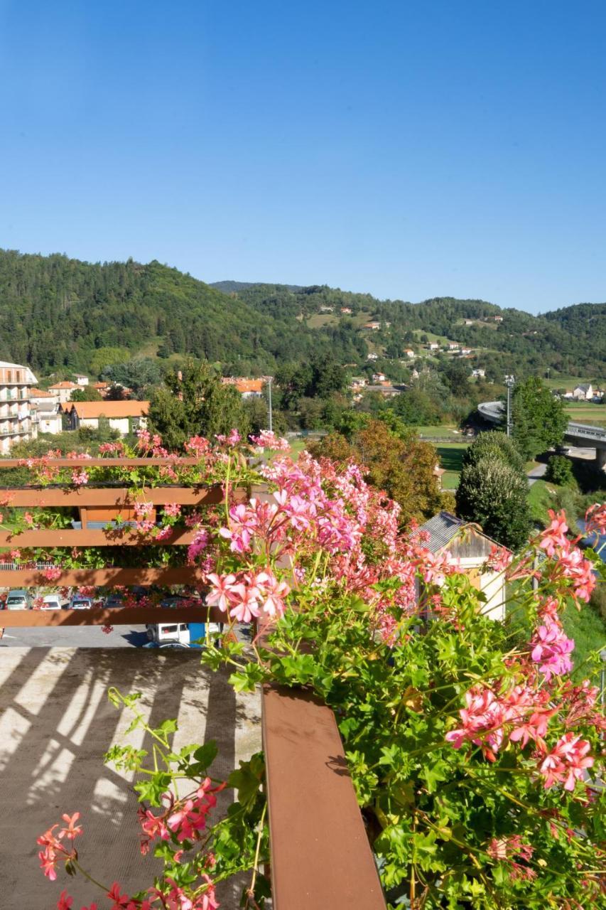 Miramonti Hotel Calizzano Exterior photo